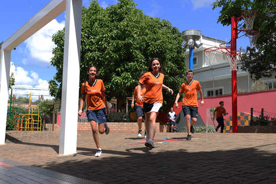 Atividades de movimento e desenvolvimento corporal para adolescentes